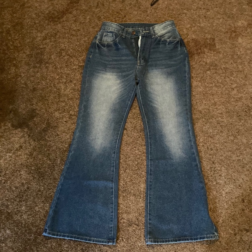 Wide legged jeans